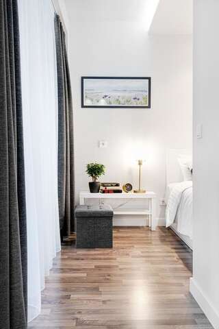 Апартаменты Cosy White Scandinavian Apartment By Houseys Вильнюс Апартаменты с 1 спальней-26